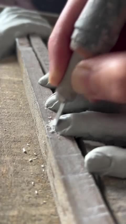 Making carving a part of the painting